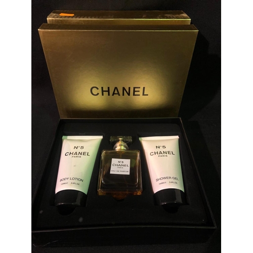 173 - Perfume set