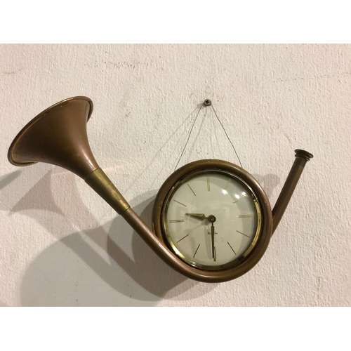 298 - Vintage wall clock in the form of a hunting horn