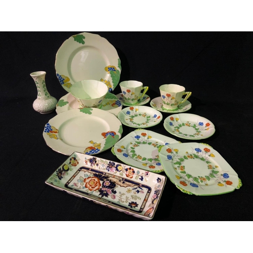 333 - Sundrie lot of vintage Royal Albert, Belleek and Masons porcelain