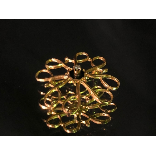 444 - 9ct gold ladies brooch