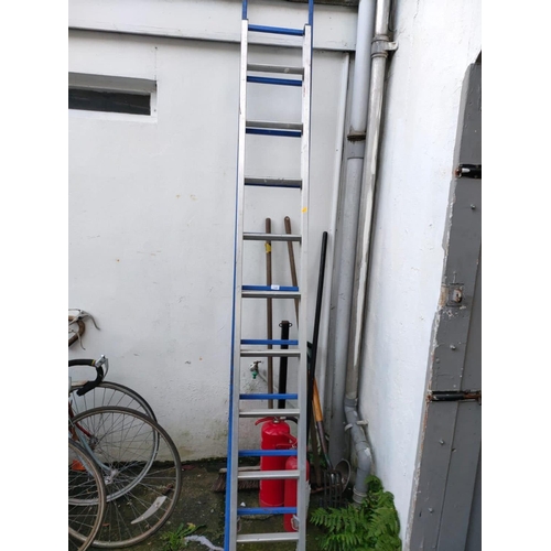 88 - 2 ladders