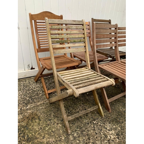 1057A - 7 garden chairs