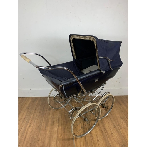 147 - Vintage pram, 110cm x 110cm, floor to handle, 94cm