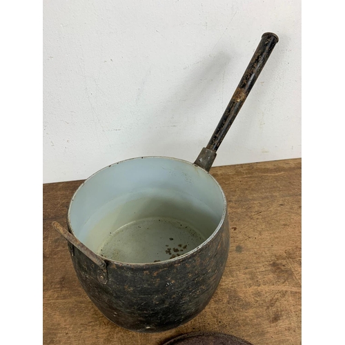 185 - Large Victorian cast-iron pot with lid