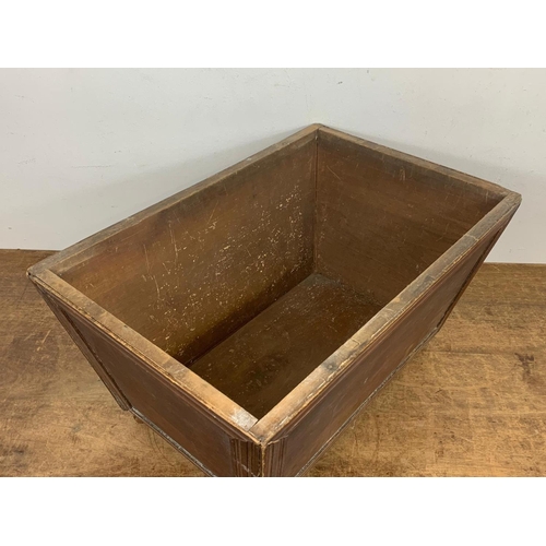 206 - Late 19th Century wooden tub on casters, 40cm x 77cm