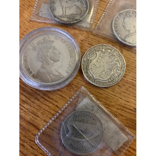 259A - 4 vintage silver coins with a silver commemorative crown, combined weight 80 grams