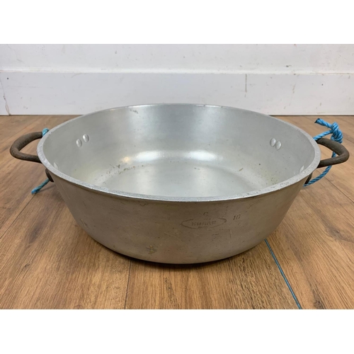 Lot 185       