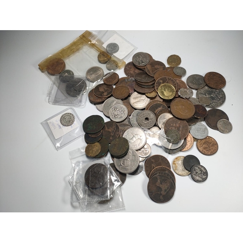 660 - Quantity of British and foreign coins