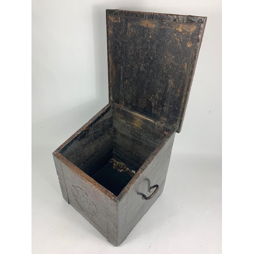 210 - Early 20th century copper coal box, 38cm x 40cm x 41cm