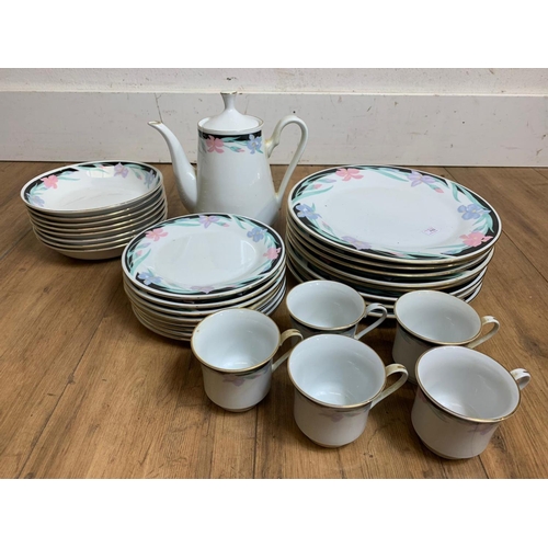 51 - Tea and dinnerware