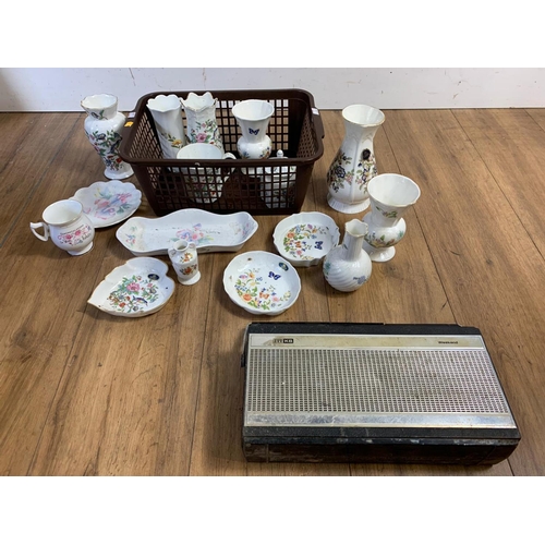 97 - Quantity of Anysley pottery and a retro radio