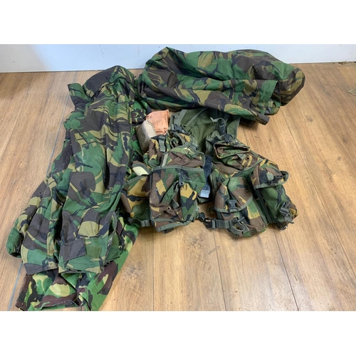 98 - Camouflage bag, waistcoat, trousers and jacket