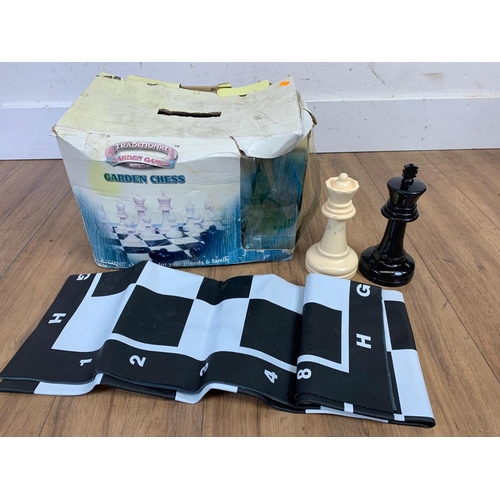 104 - Garden chess set