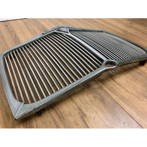 130A - Vintage Rover grill