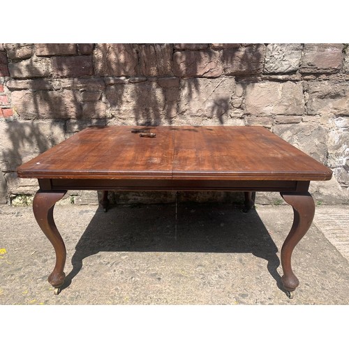 1099A - 1920s wind out table