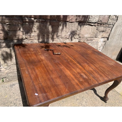 1099A - 1920s wind out table