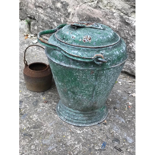 12 - Large galvanised water tank with 2 pots, 79x47x61cm