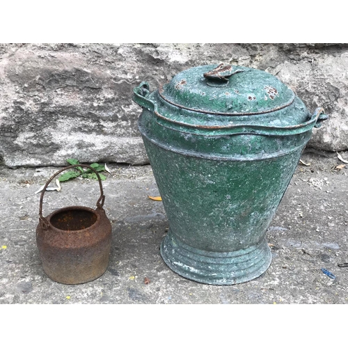 12 - Large galvanised water tank with 2 pots, 79x47x61cm