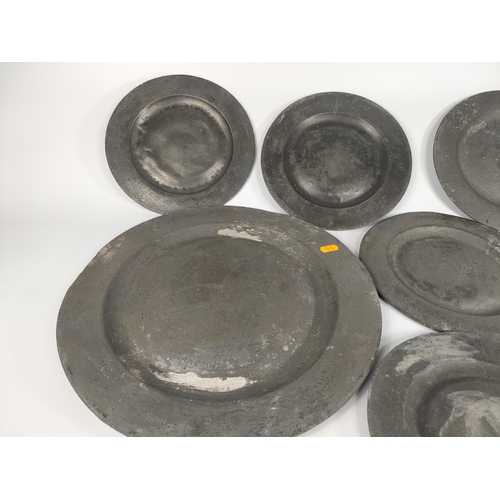 193 - Quantity of early 19th century pewter plates