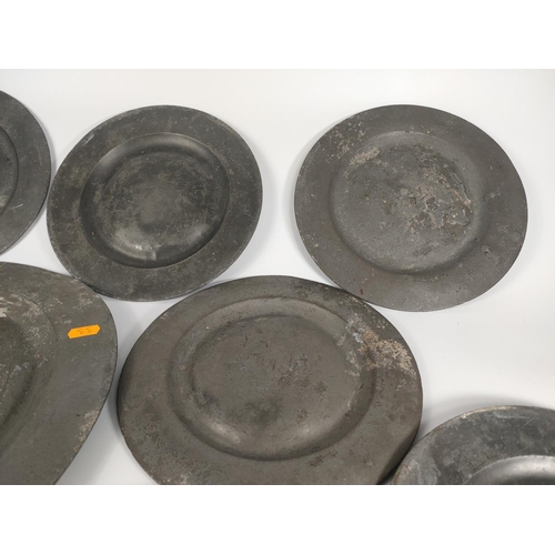 193 - Quantity of early 19th century pewter plates