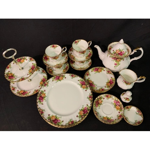 273 - Royal Albert old country rose tea set