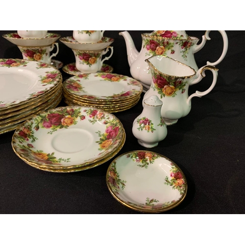 273 - Royal Albert old country rose tea set