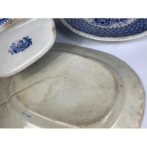 285 - Quantity of Victorian blue & white pottery