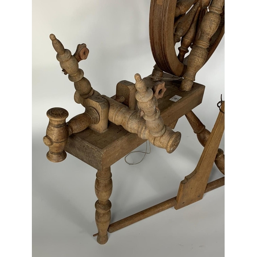 59 - Early 20th century spinning wheel,  87cmx52cmx84cm