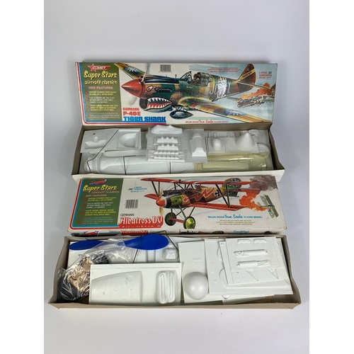 112 - 2 Commet Superstars model airplanes