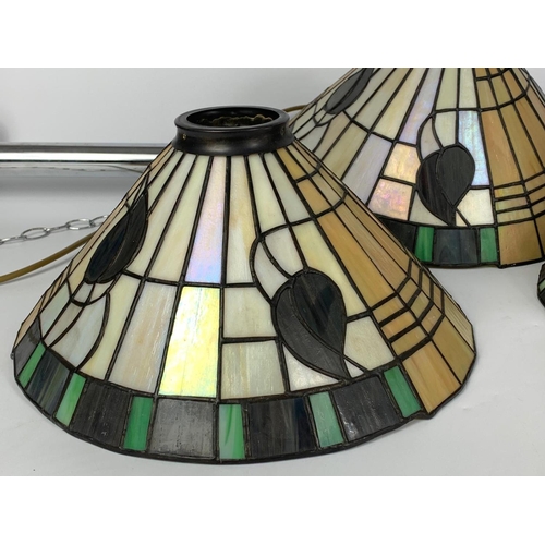 113 - Tiffany style light fitting