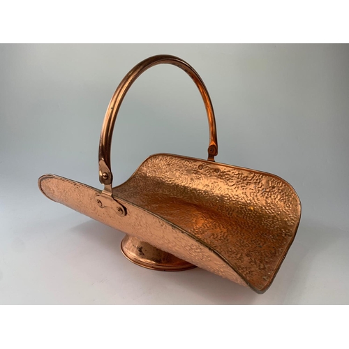 12 - Copper log holder, 32cm x 40cm x 35cm