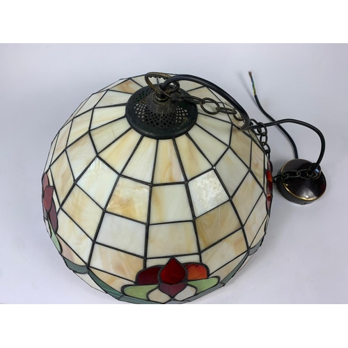 13 - Large Tiffany style light fitting. 41cm