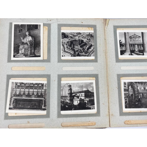 140 - Vintage album of pictures depicting architectural scenes and statues in Rome.