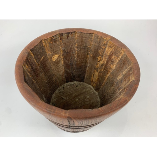 162 - Small oak bucket with brass handles, 20cm