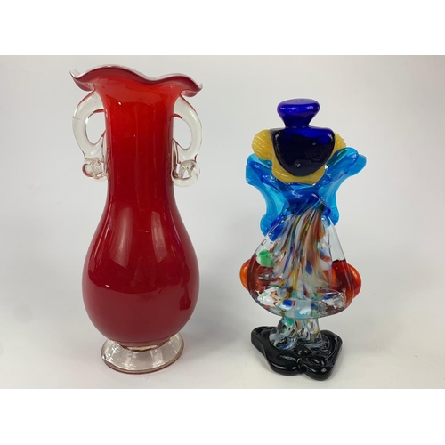 163 - Murano glass clown with an art glass vase, 24cm