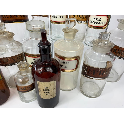 176 - Quantity of Edwardian chemist bottles