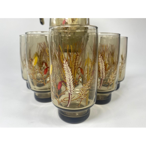 180 - Vintage lemonade jug with 6 glasses