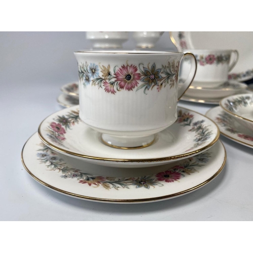 185 - 21pc Paragon Belinda tea set