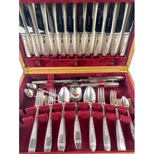 186 - Quality canteen of cutlery