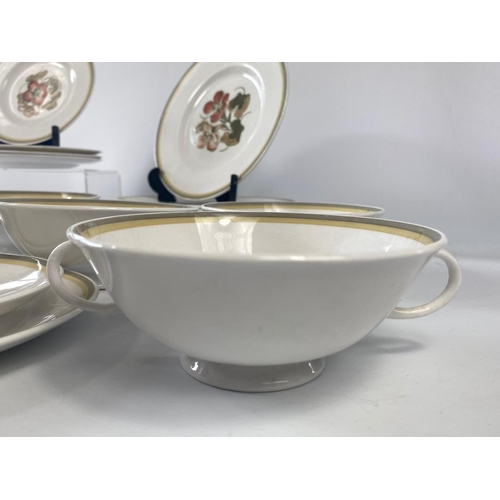 189 - 28pc Suzie Cooper dinner set, Nasturtium