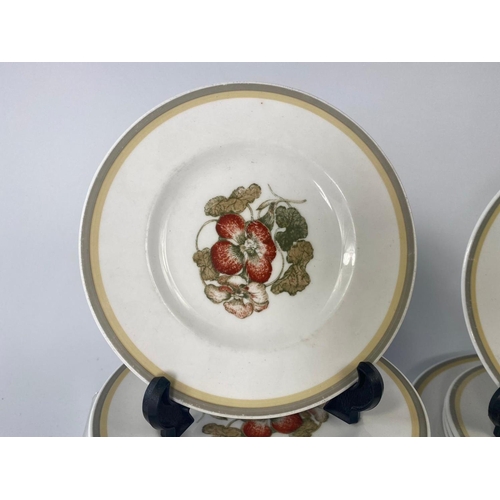 189 - 28pc Suzie Cooper dinner set, Nasturtium