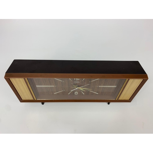 22 - Mid century mantle clock, 30cm