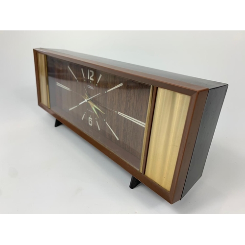 22 - Mid century mantle clock, 30cm