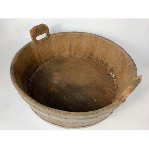 49 - Early 20th century wooden tub, 48cm