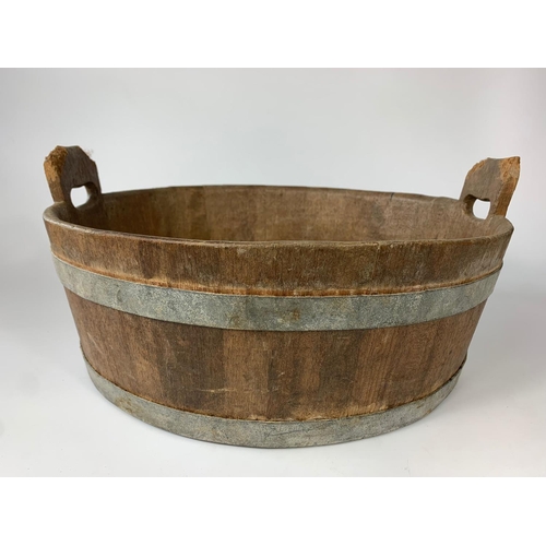 49 - Early 20th century wooden tub, 48cm