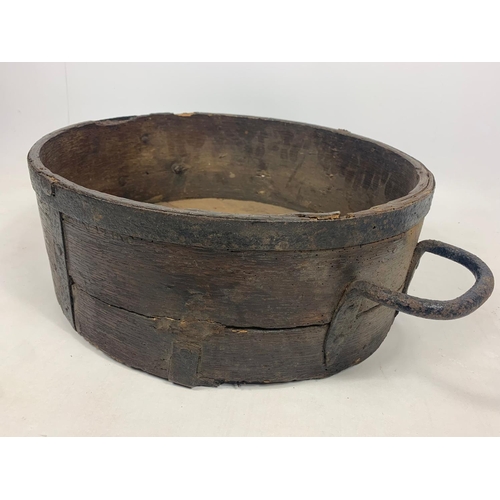 85 - Large 19th century oak and metal bound tub, 66cmx50cmx19cm