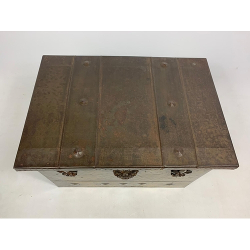 93 - Brass coal box 49x34x33