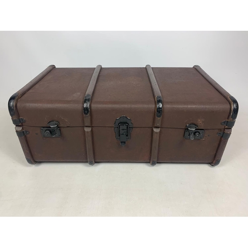 106 - Vintage trunk