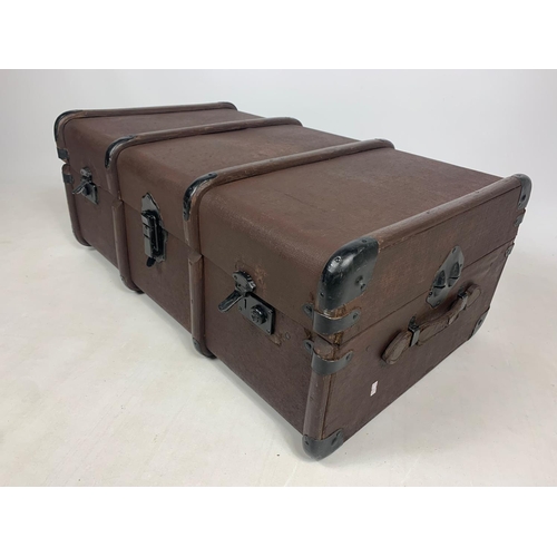 106 - Vintage trunk