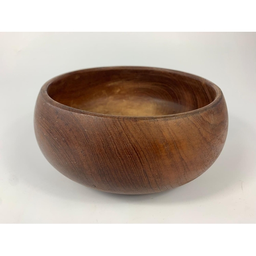 27 - Teak mid century fruit bowl. 25cm